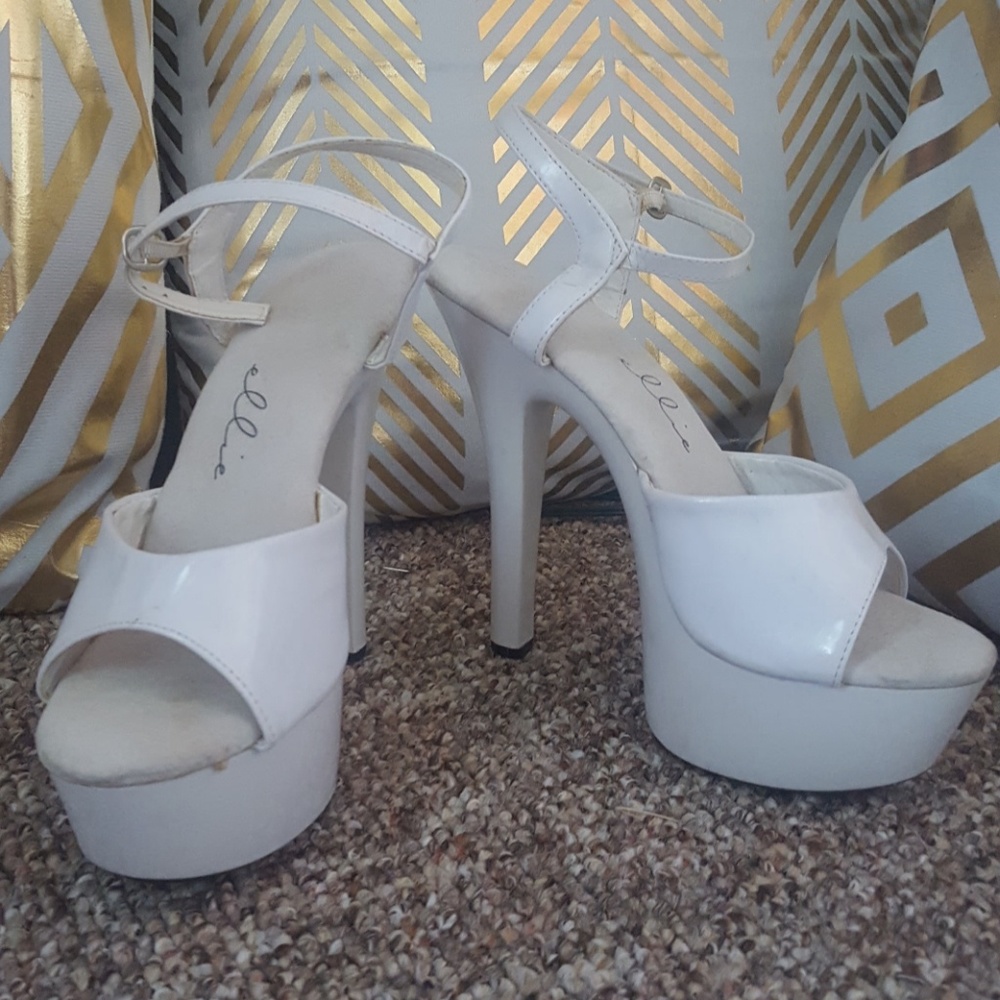 Elle White Platform Shoes size 7.5
